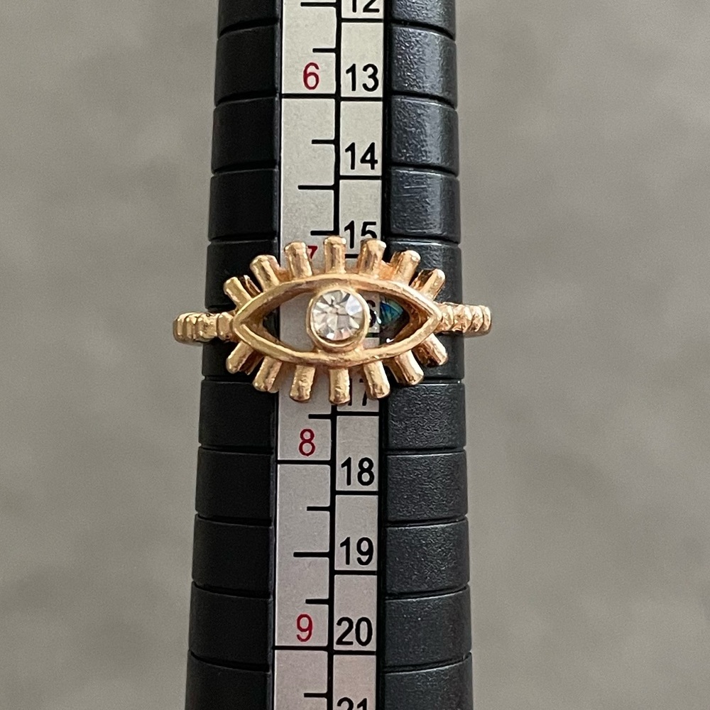🩵 3/$15 🩵 Eye Ring